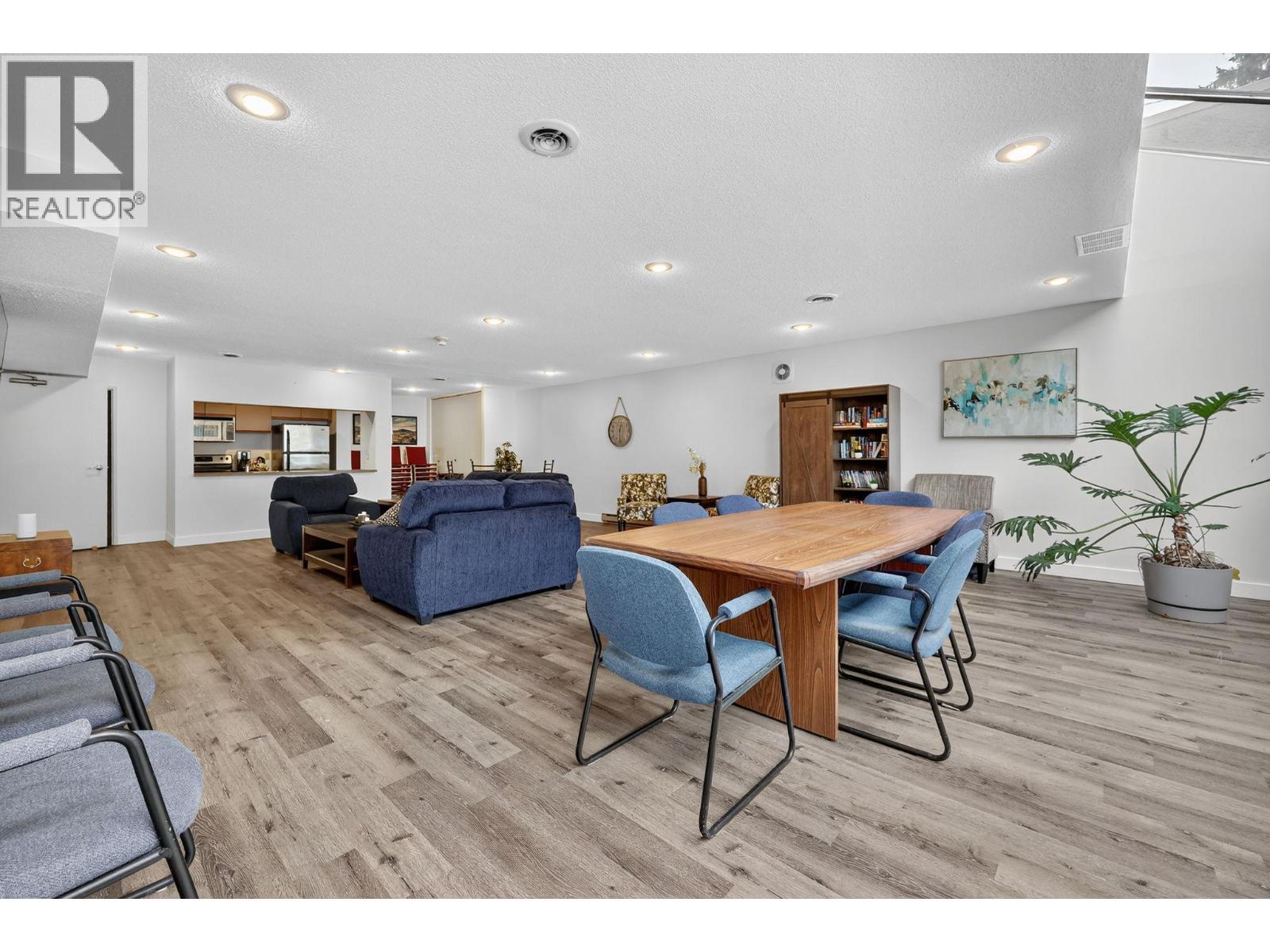 1006 737 Leon Avenue, Kelowna
