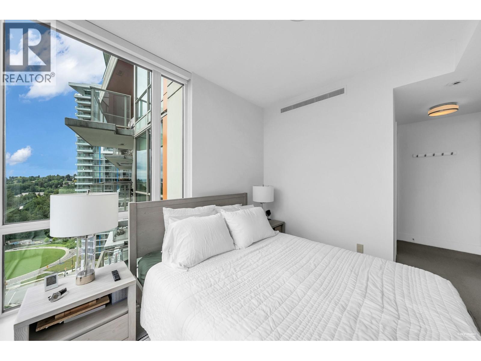 2104 1550 FERN STREET, North Vancouver