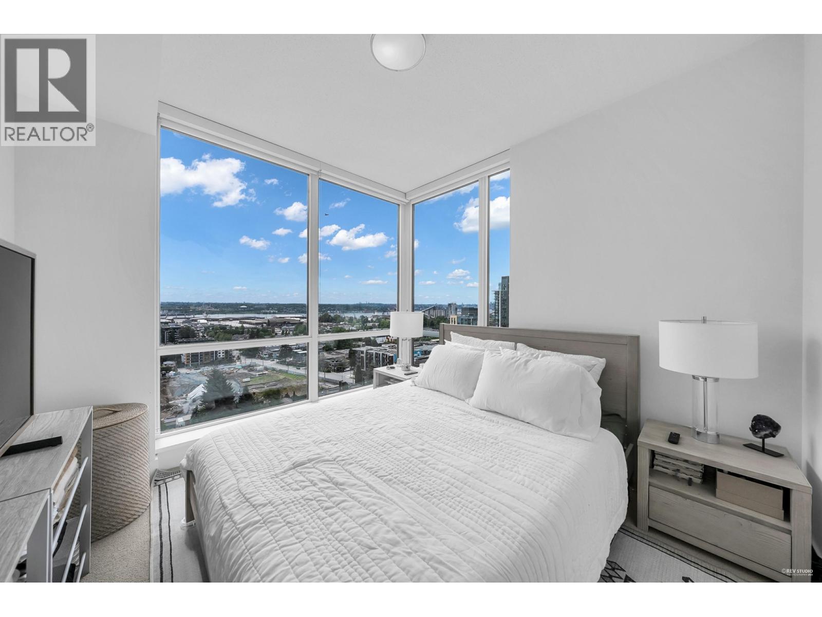 2104 1550 FERN STREET, North Vancouver