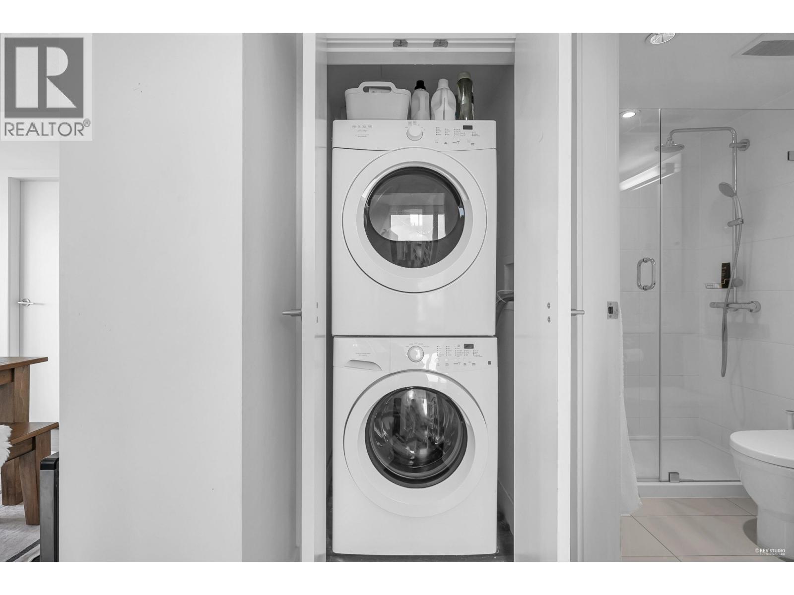 2104 1550 FERN STREET, North Vancouver