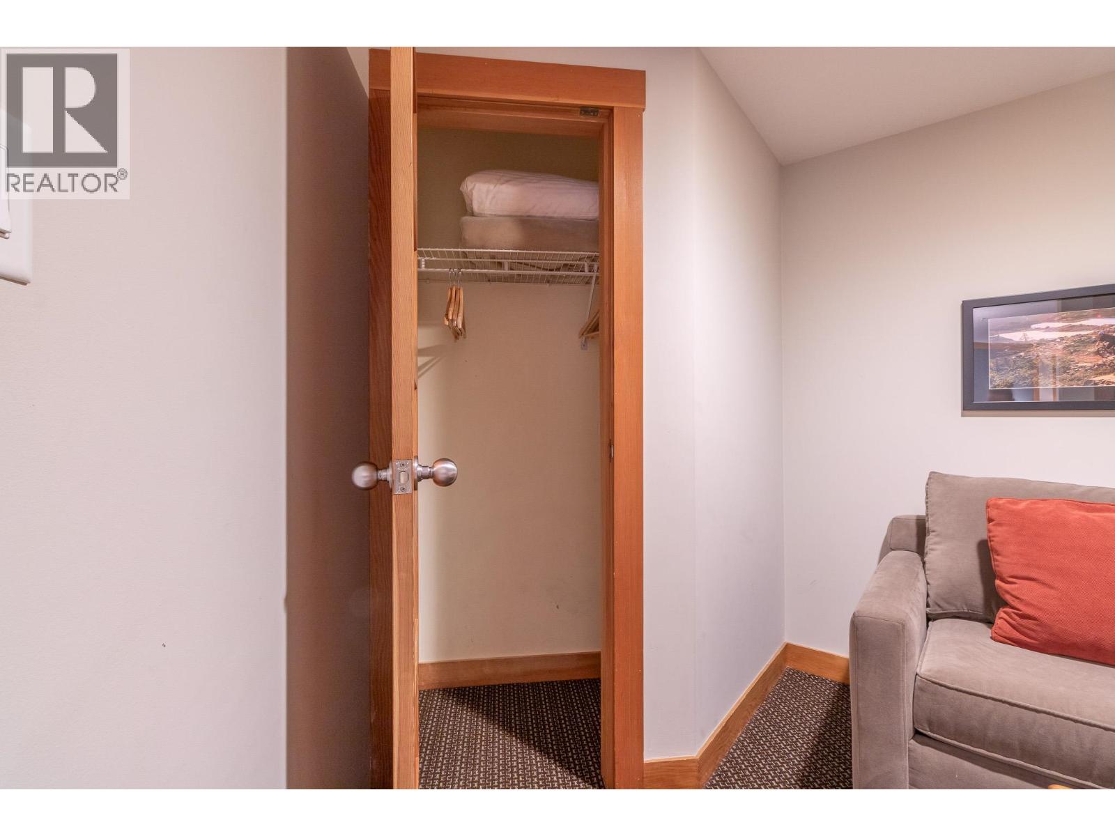 334D 2036 LONDON LANE, Whistler