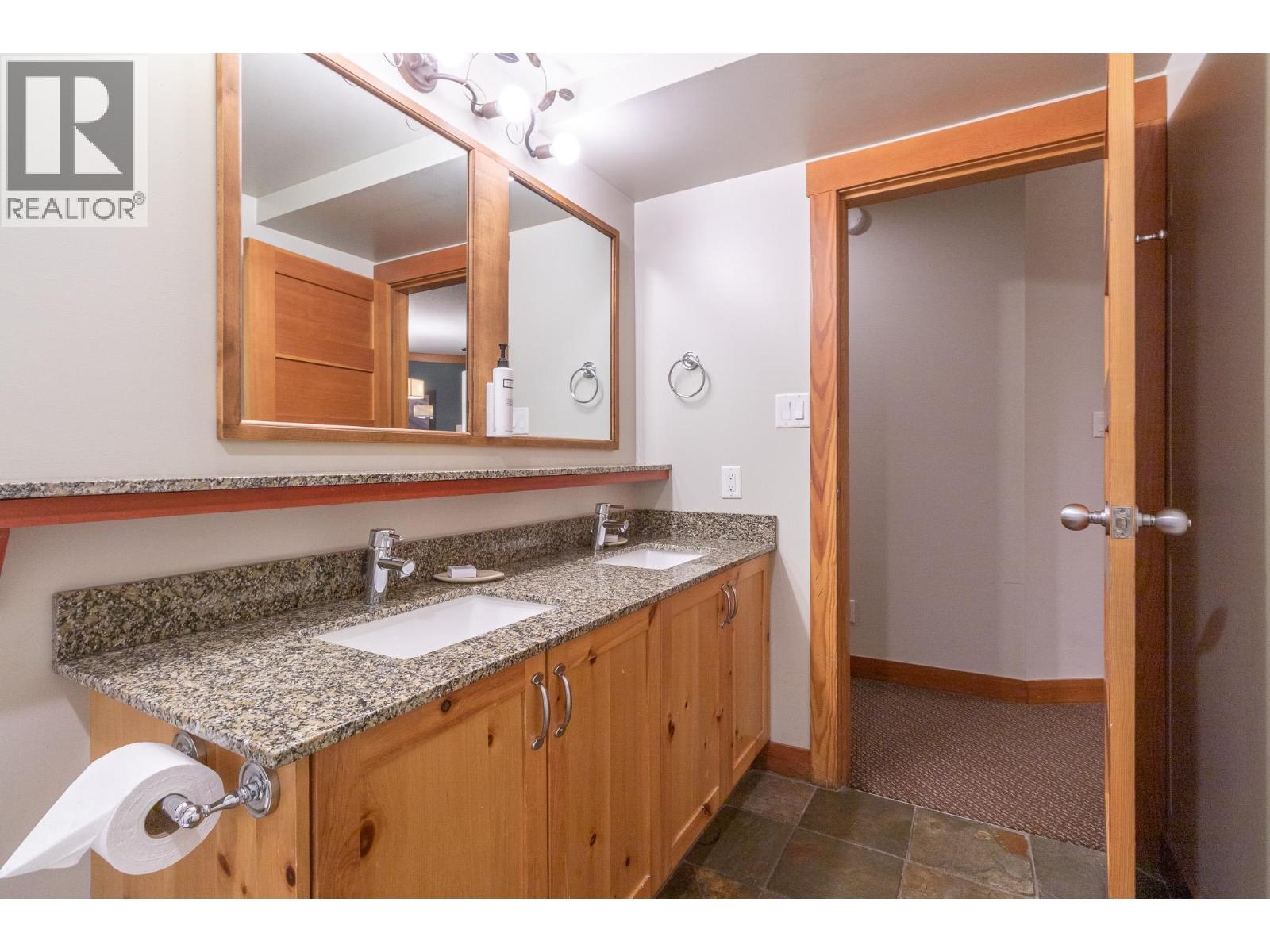 334D 2036 LONDON LANE, Whistler