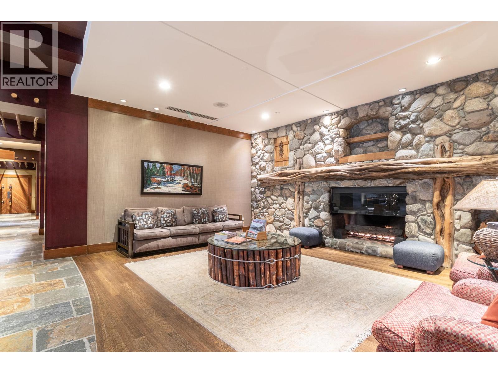 334D 2036 LONDON LANE, Whistler