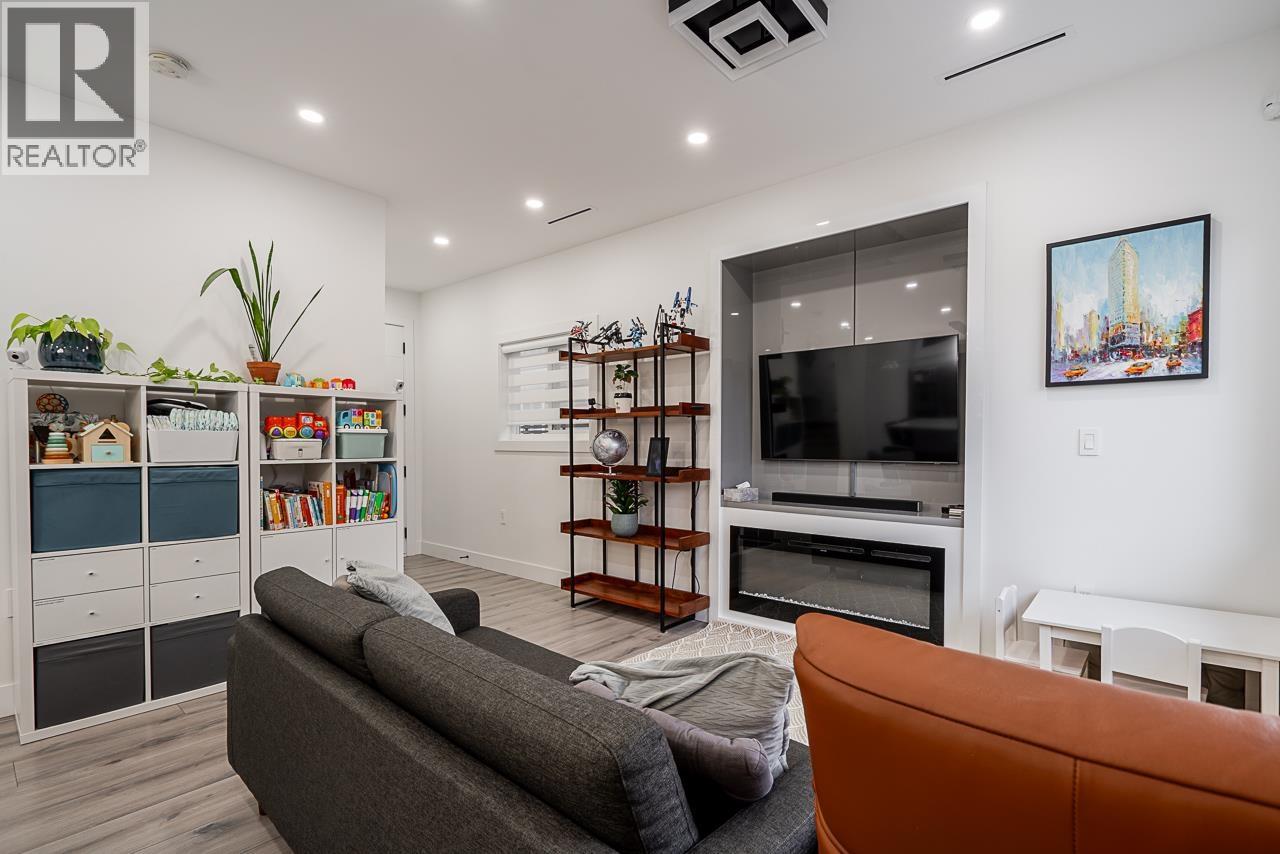 #2 4675 CANADA WAY, Burnaby