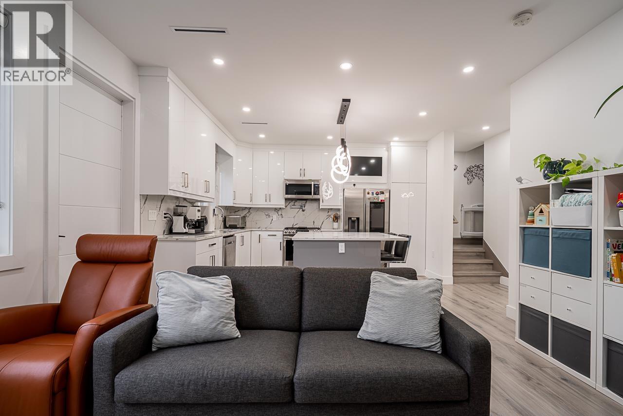 #2 4675 CANADA WAY, Burnaby