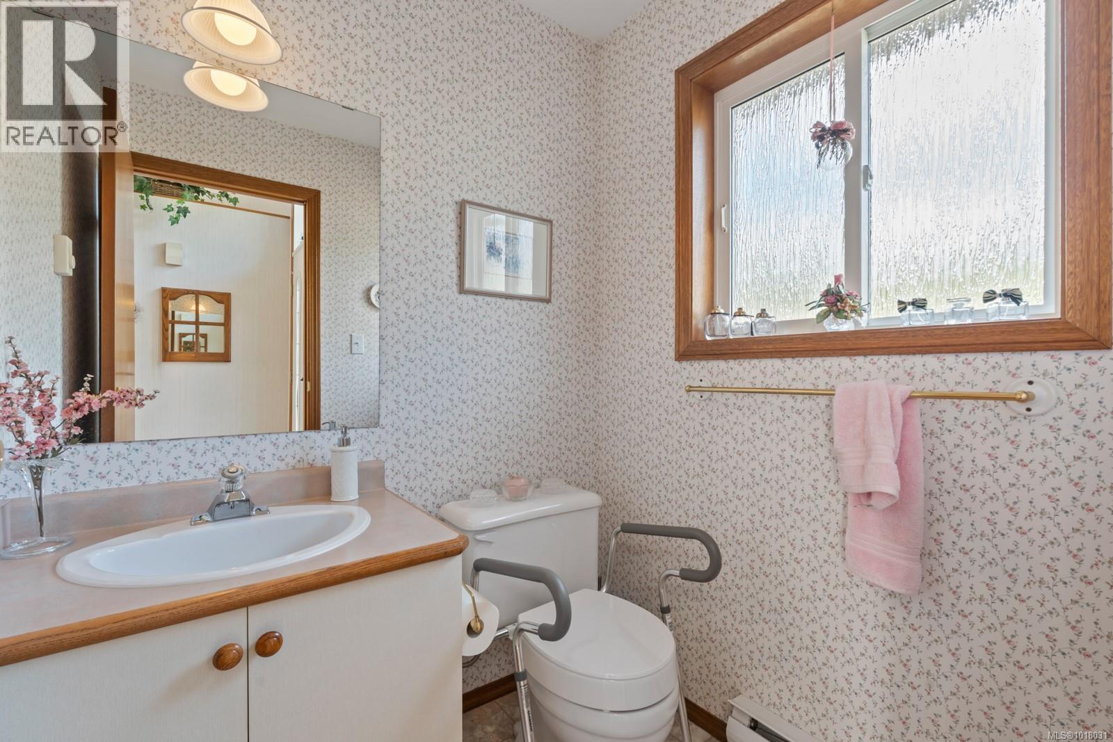  2449 Earls Court, Langford