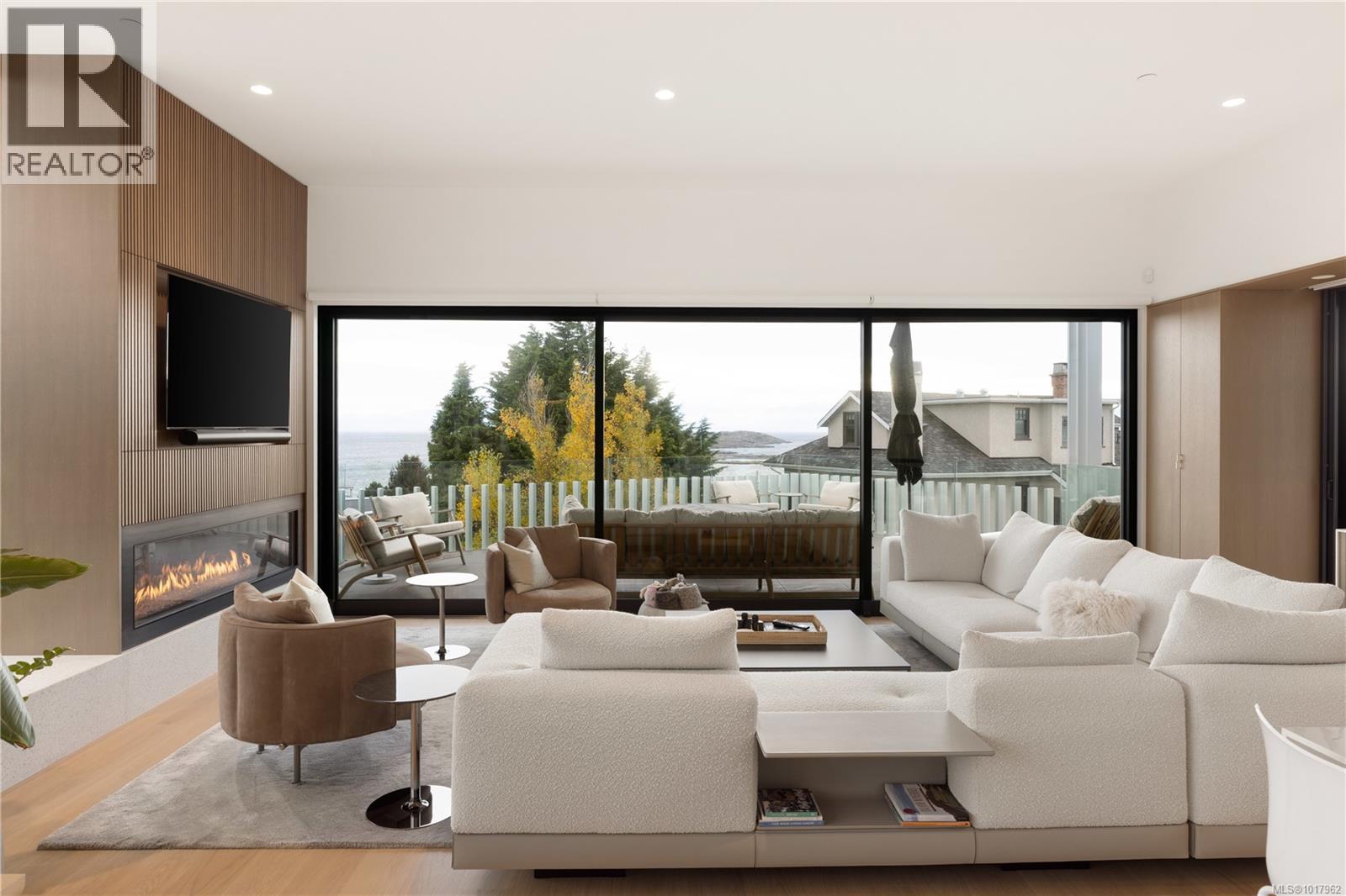 642 Beach Drive, Oak Bay