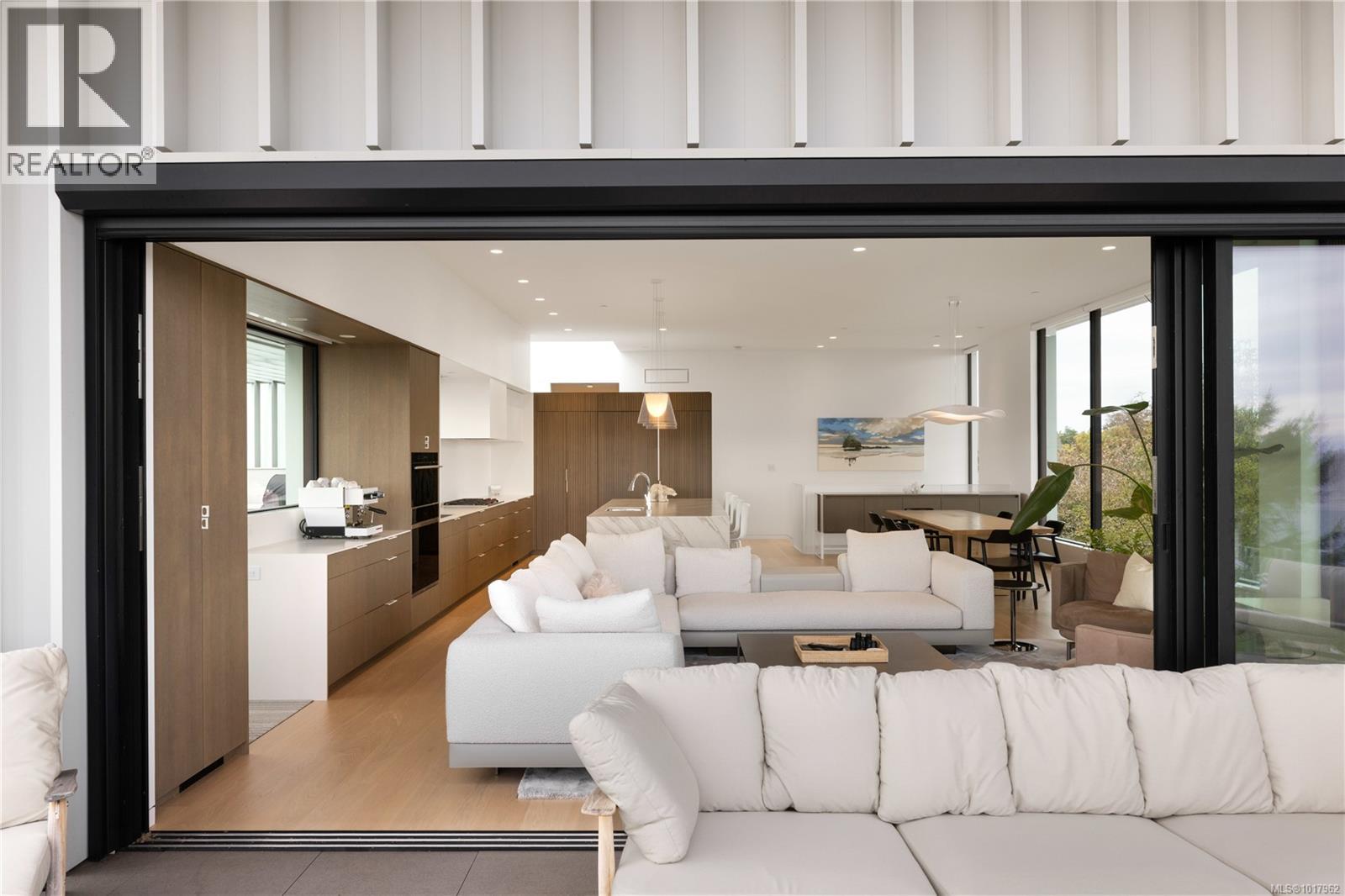  642 Beach Drive, Oak Bay