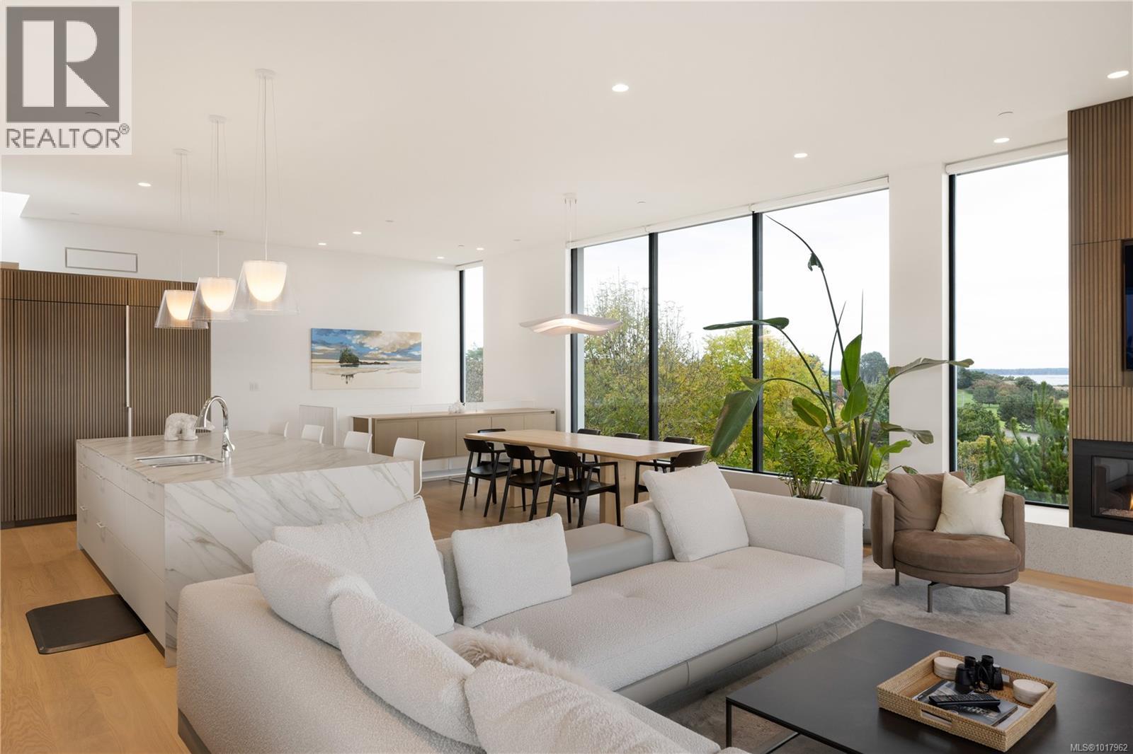  642 Beach Drive, Oak Bay