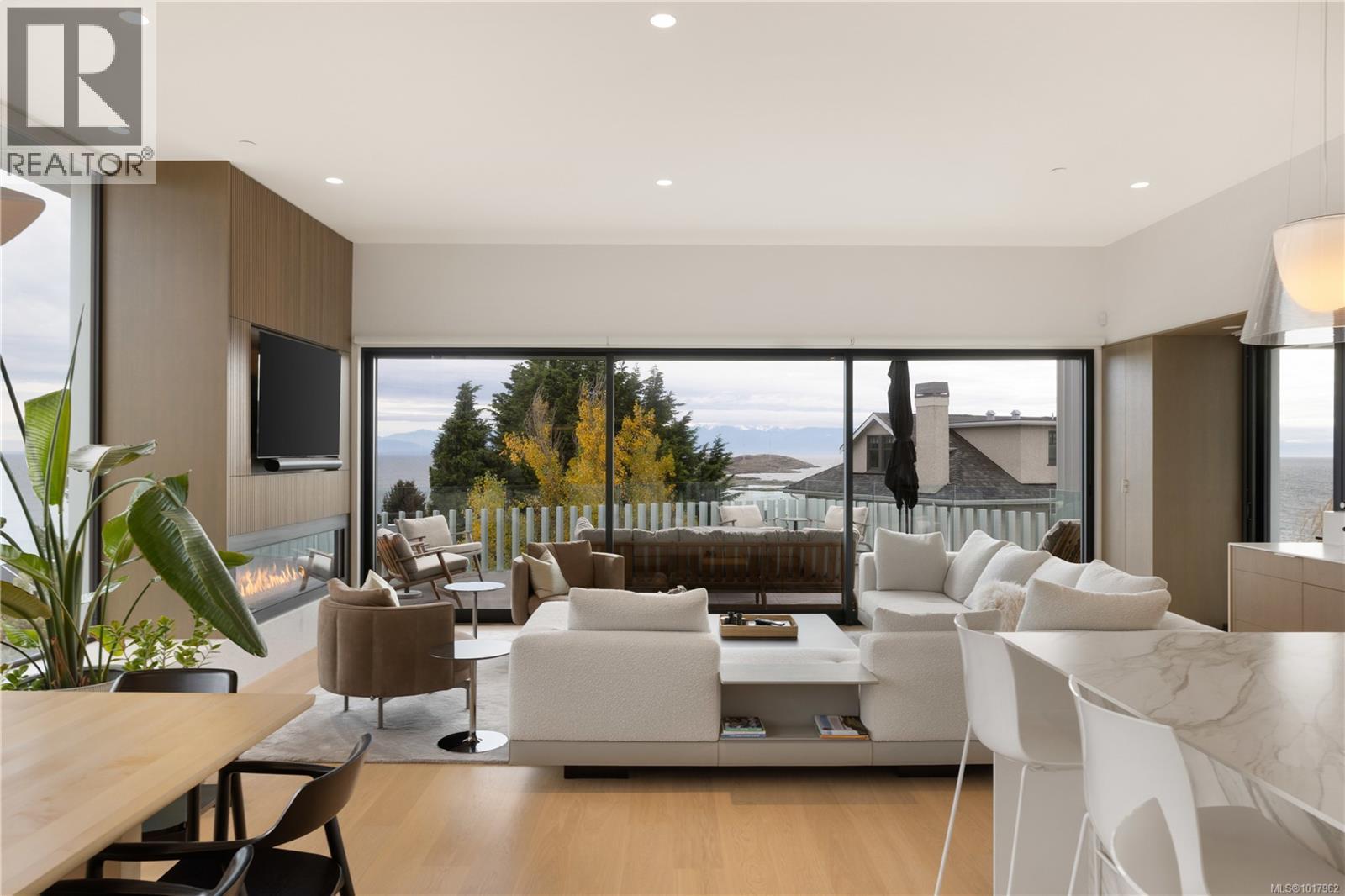  642 Beach Drive, Oak Bay