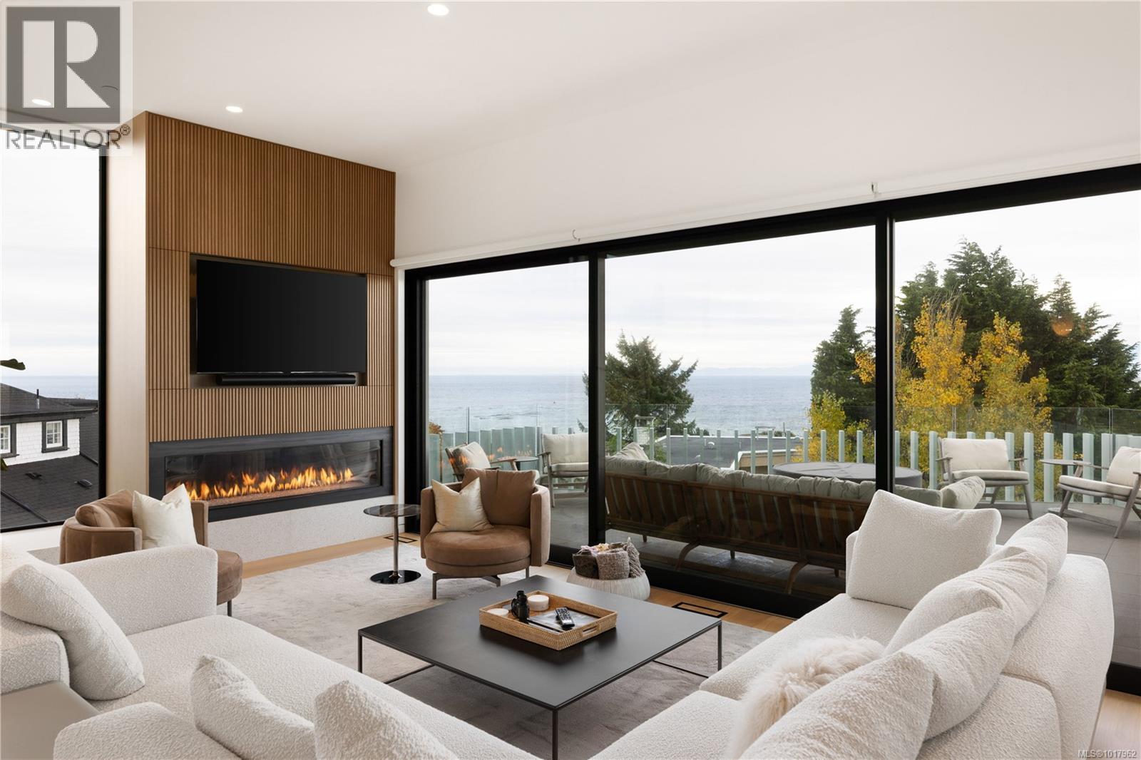  642 Beach Drive, Oak Bay
