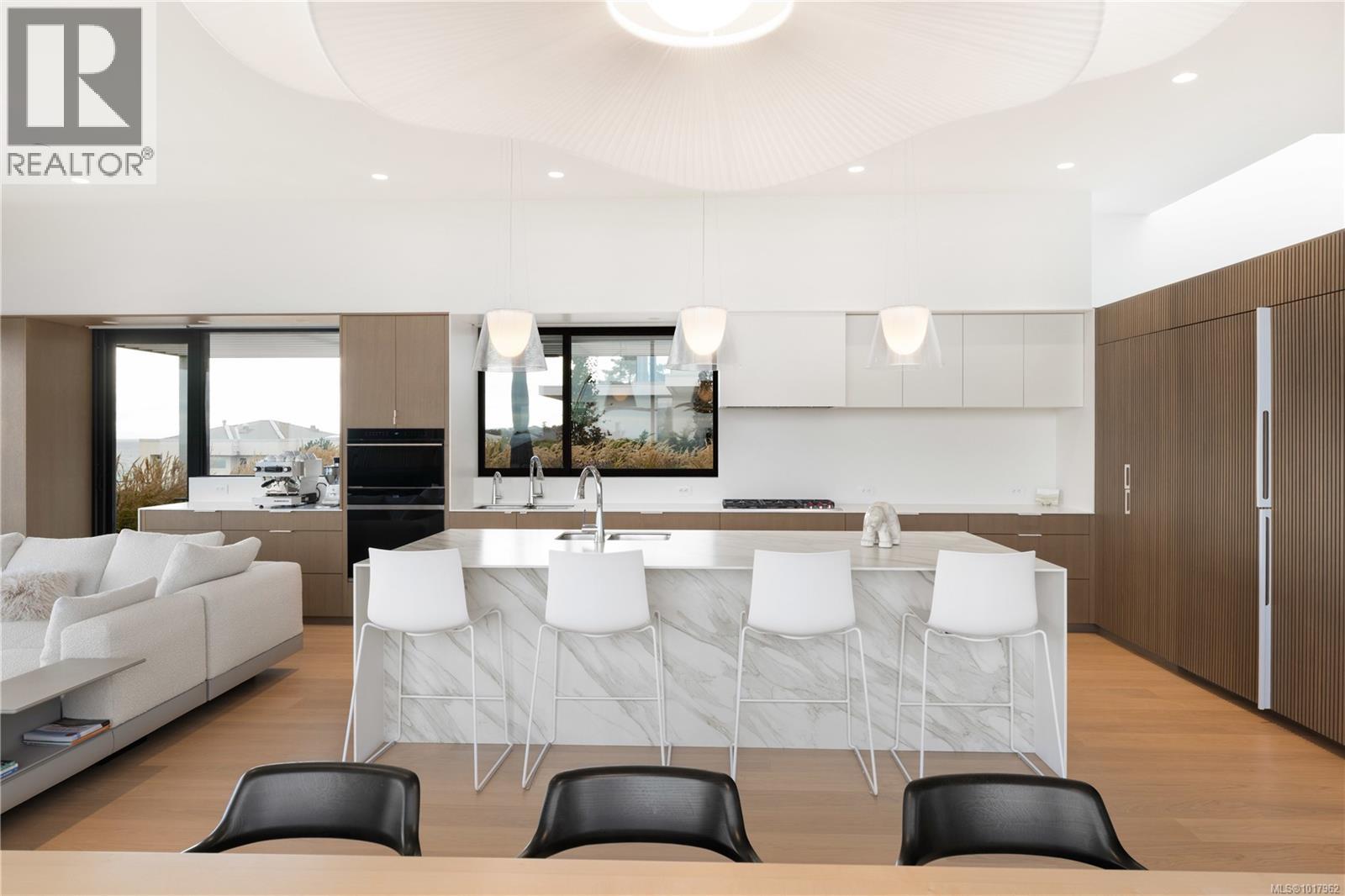  642 Beach Drive, Oak Bay