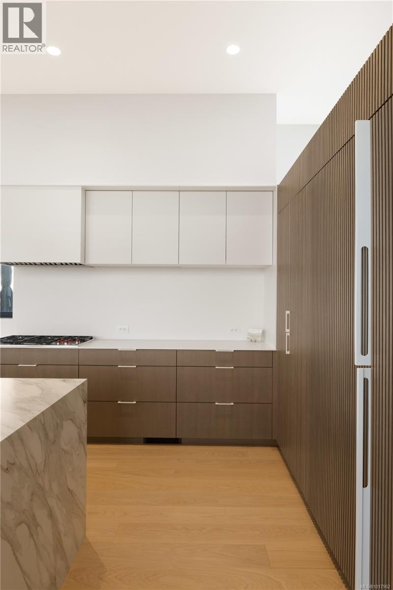  642 Beach Drive, Oak Bay