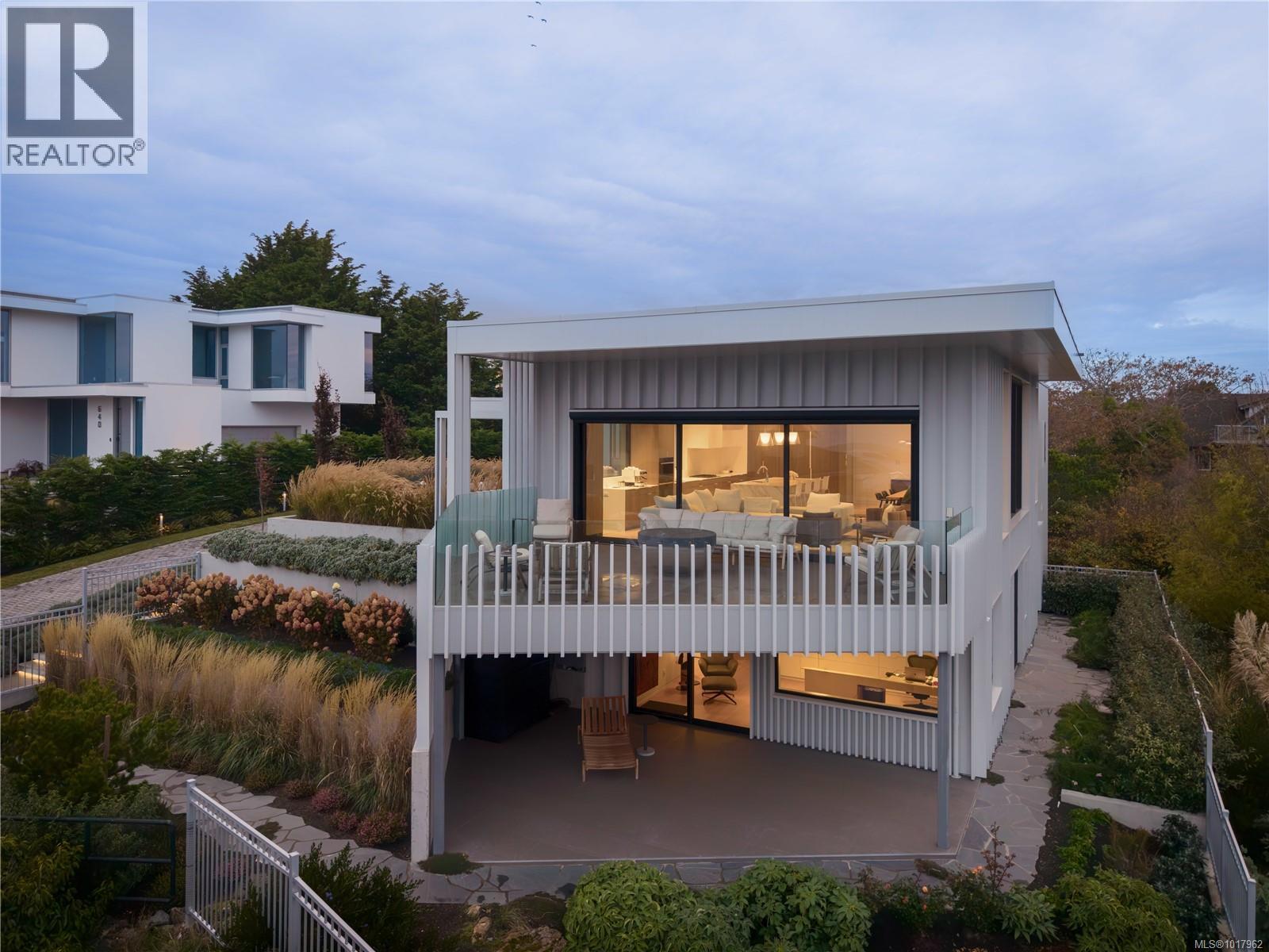  642 Beach Drive, Oak Bay