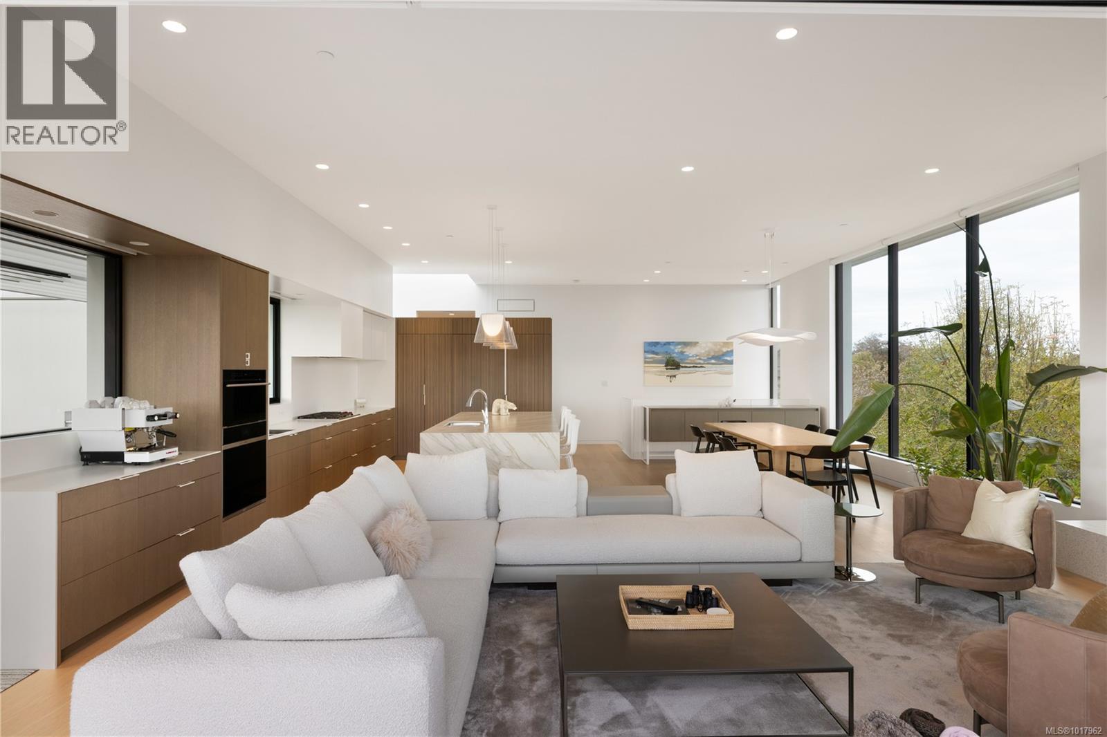  642 Beach Drive, Oak Bay
