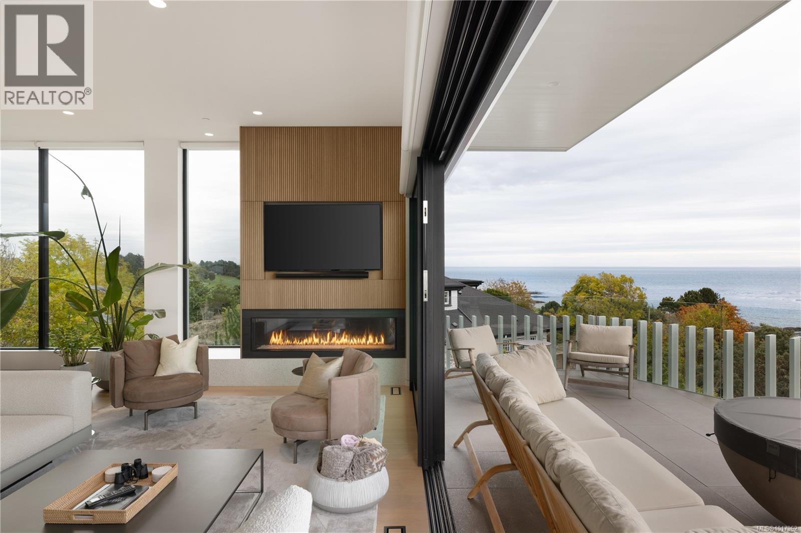  642 Beach Drive, Oak Bay