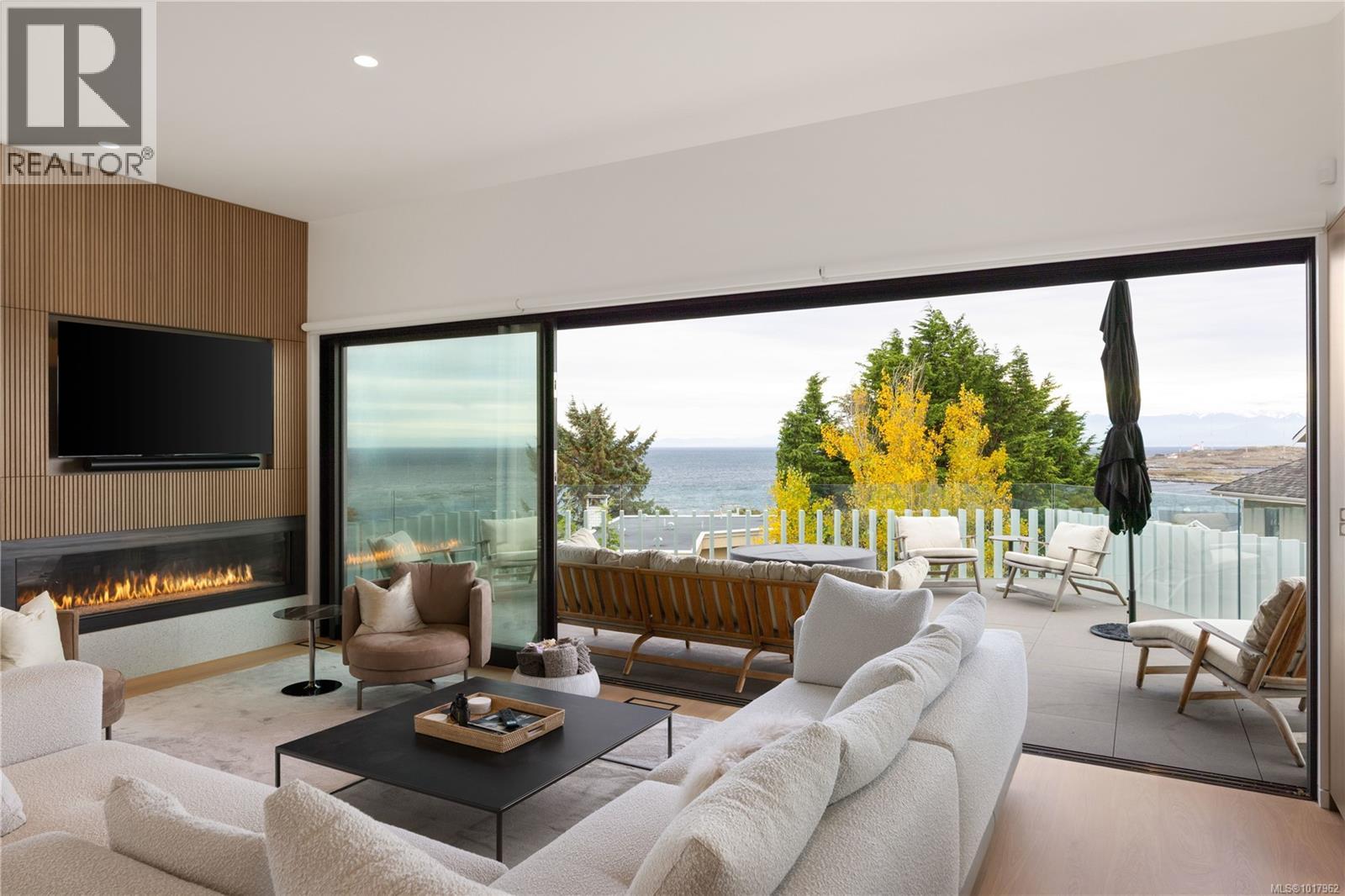  642 Beach Drive, Oak Bay
