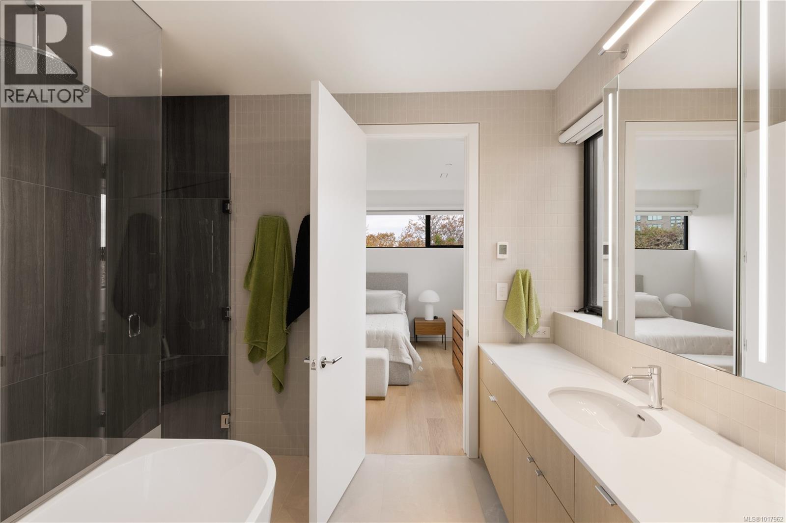  642 Beach Drive, Oak Bay