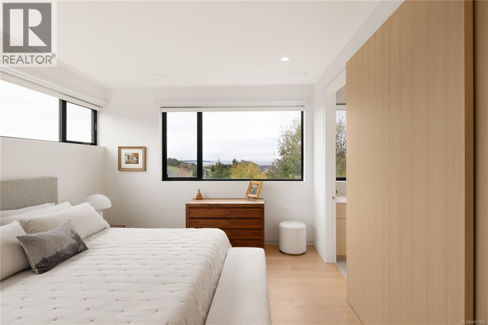  642 Beach Drive, Oak Bay