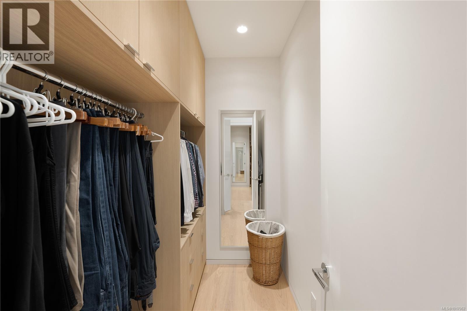  642 Beach Drive, Oak Bay