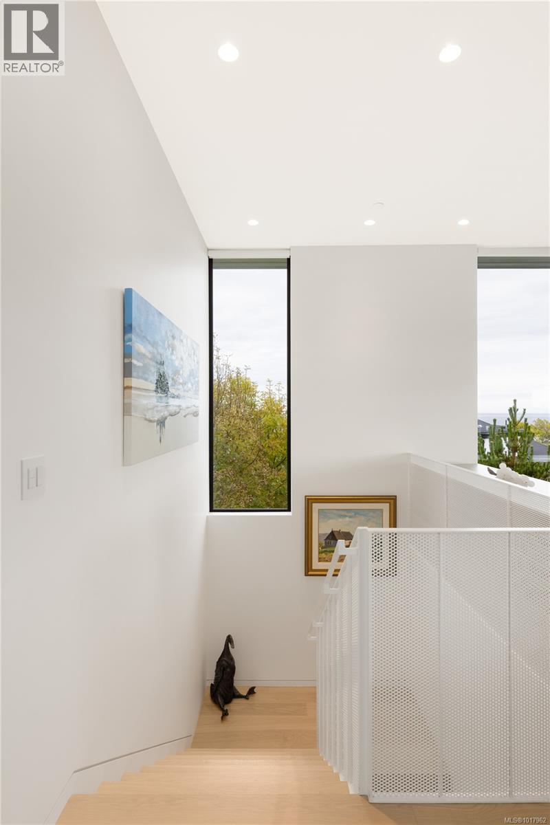  642 Beach Drive, Oak Bay