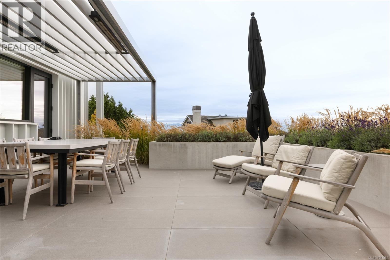  642 Beach Drive, Oak Bay