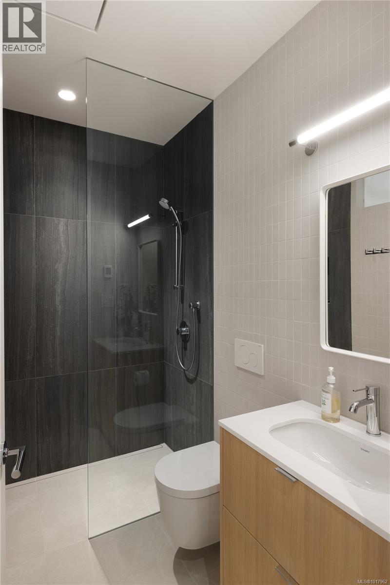  642 Beach Drive, Oak Bay
