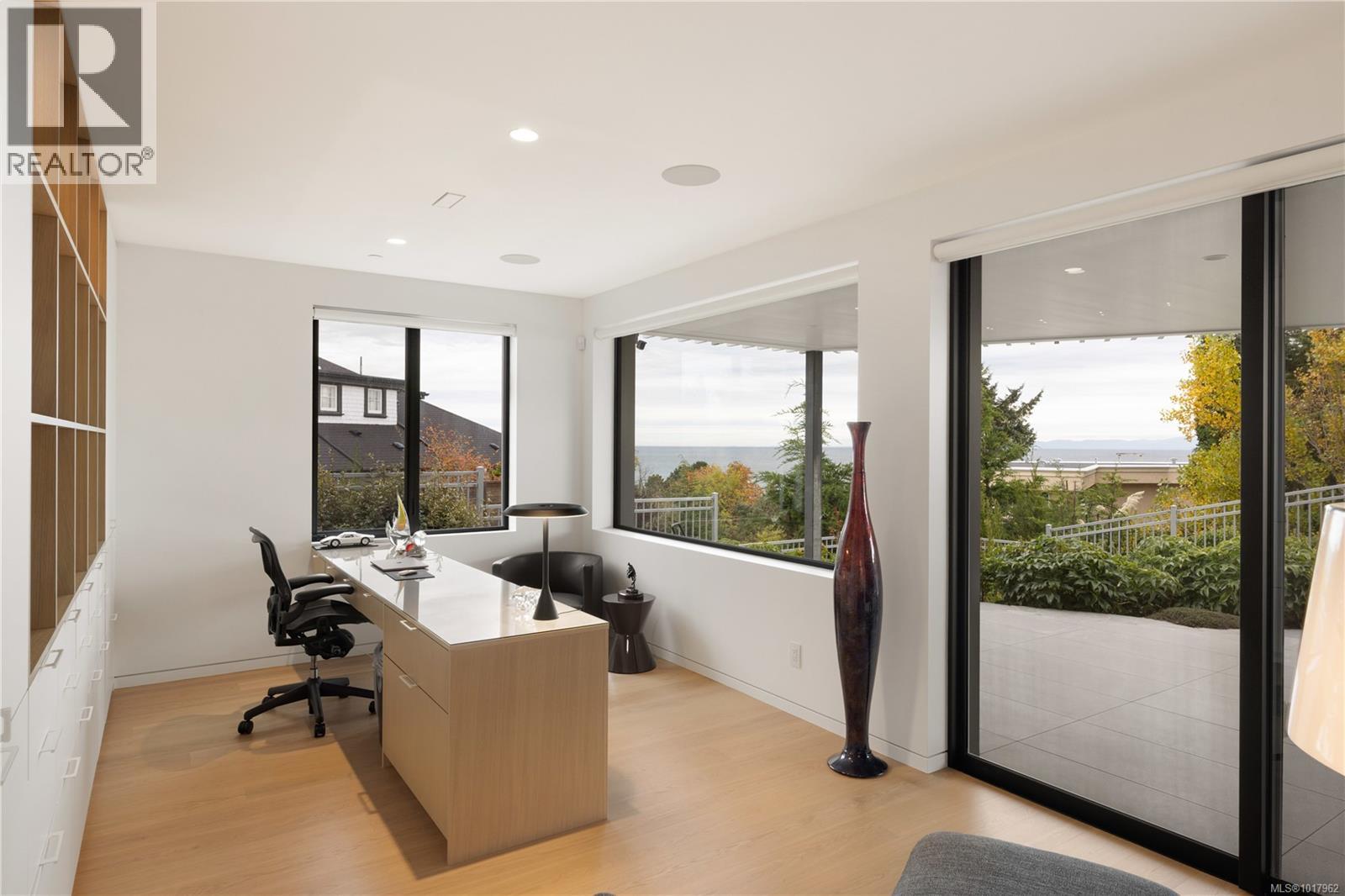  642 Beach Drive, Oak Bay