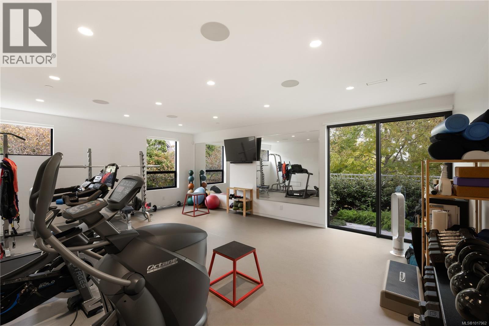  642 Beach Drive, Oak Bay