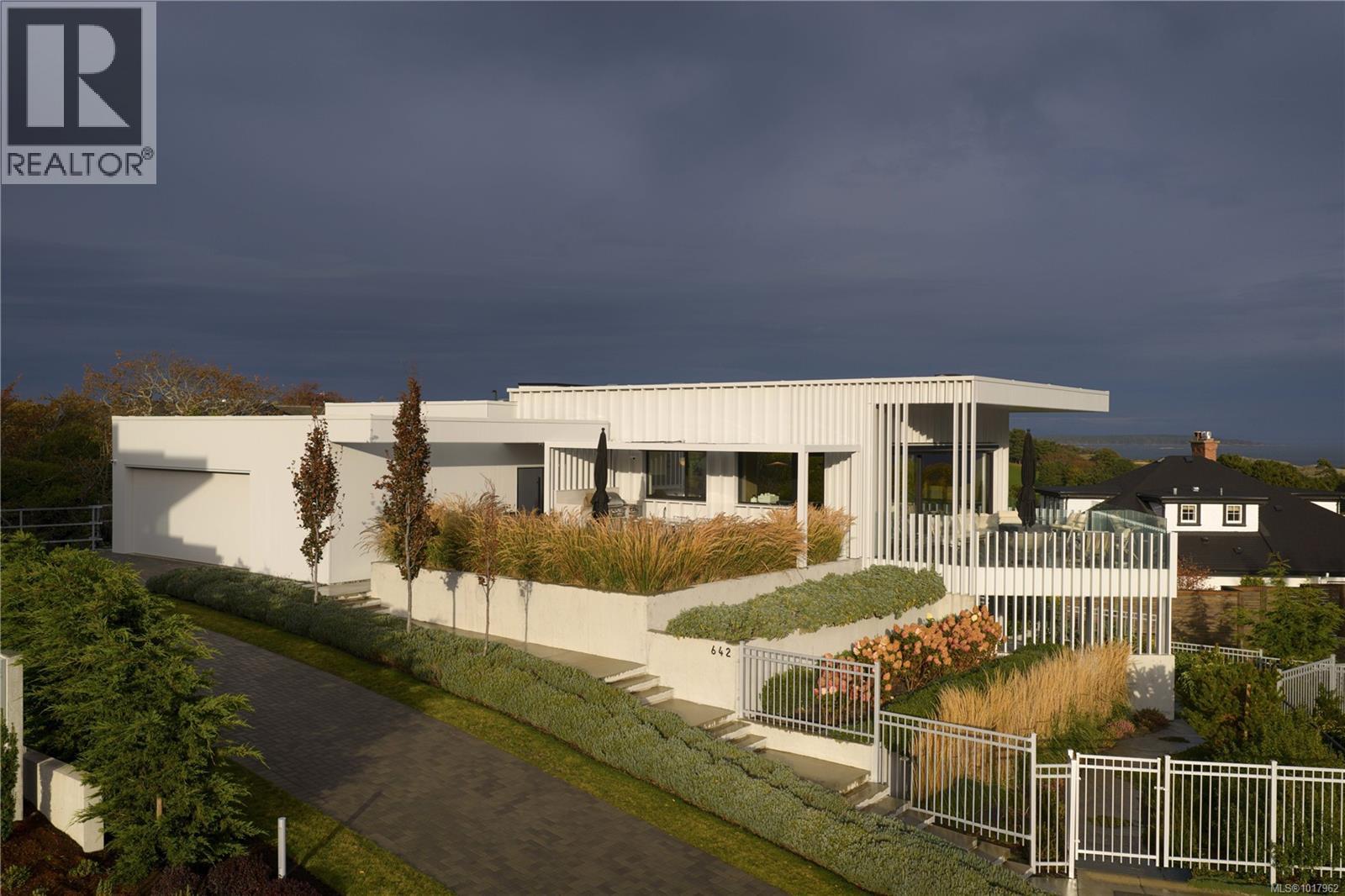  642 Beach Drive, Oak Bay