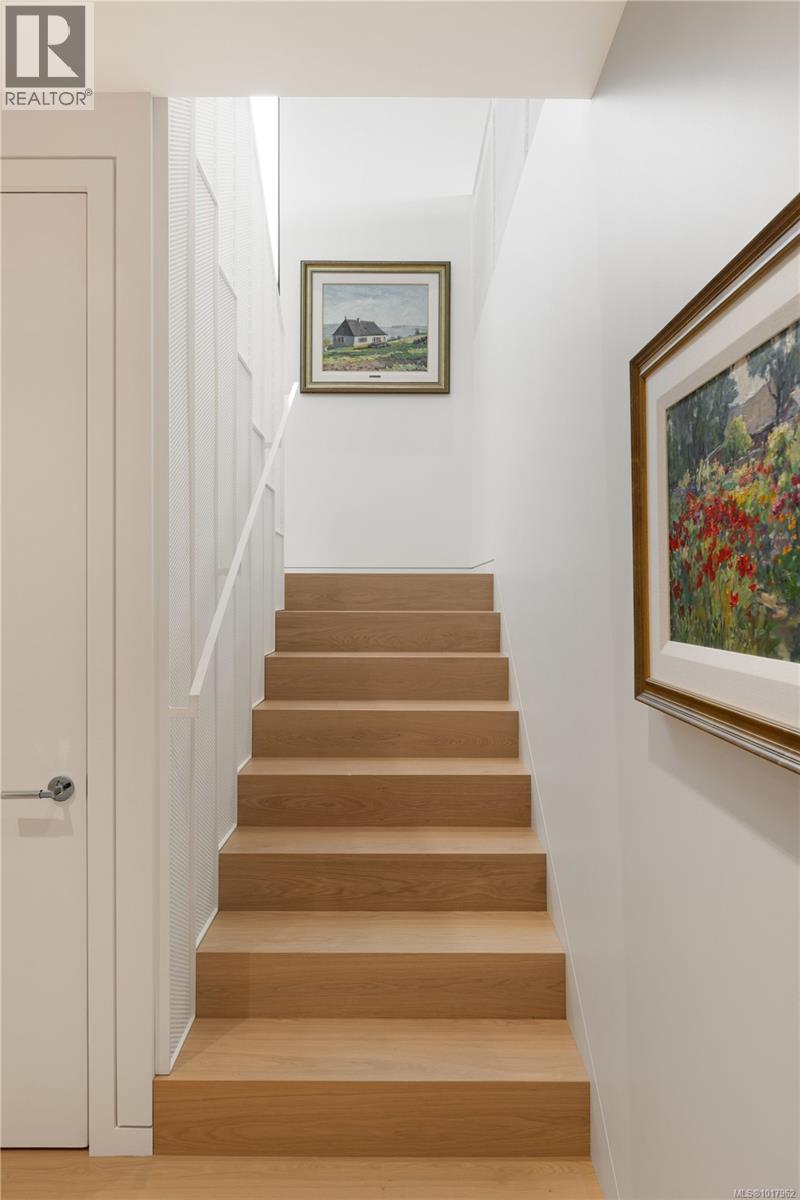  642 Beach Drive, Oak Bay