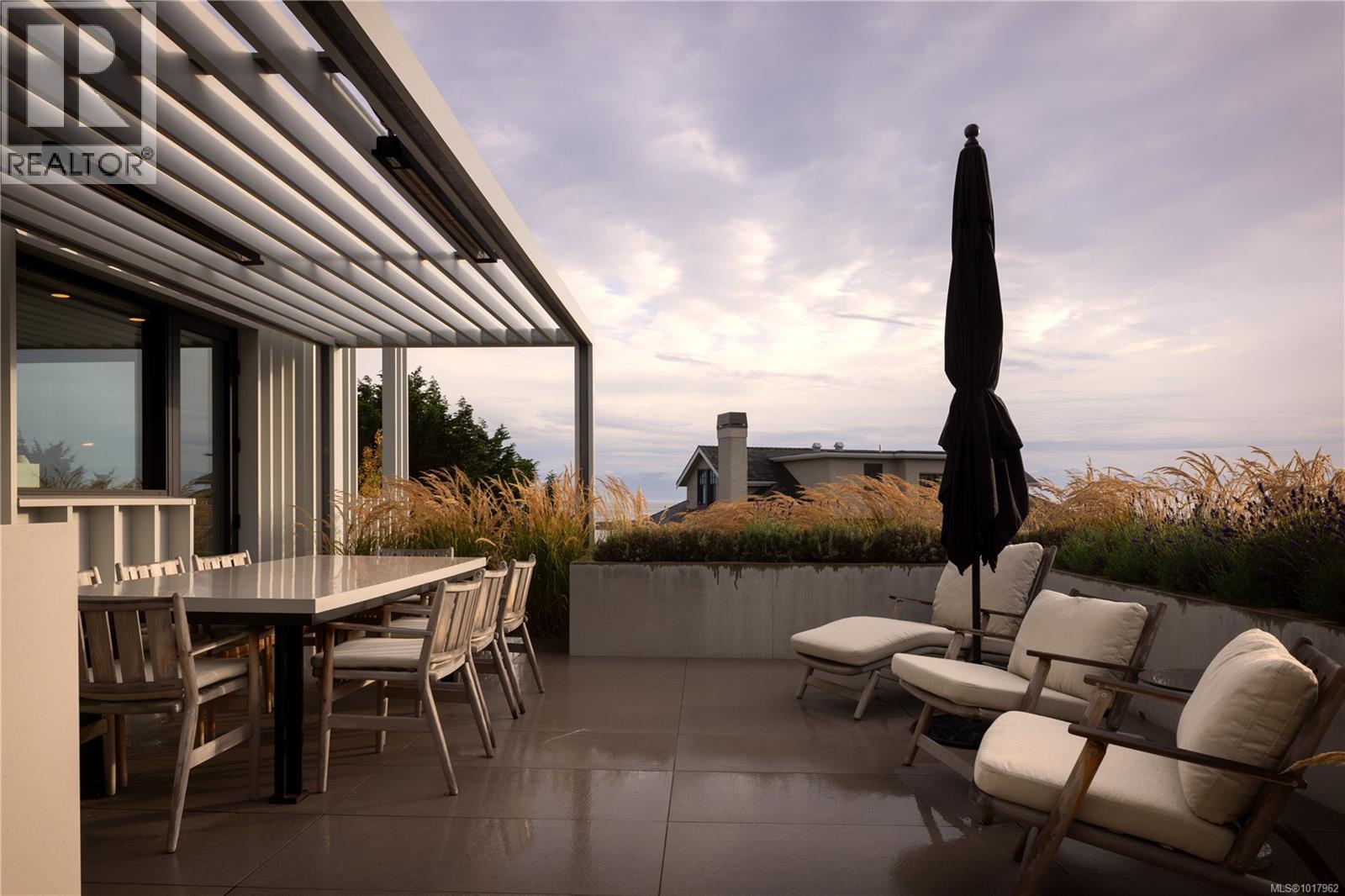  642 Beach Drive, Oak Bay