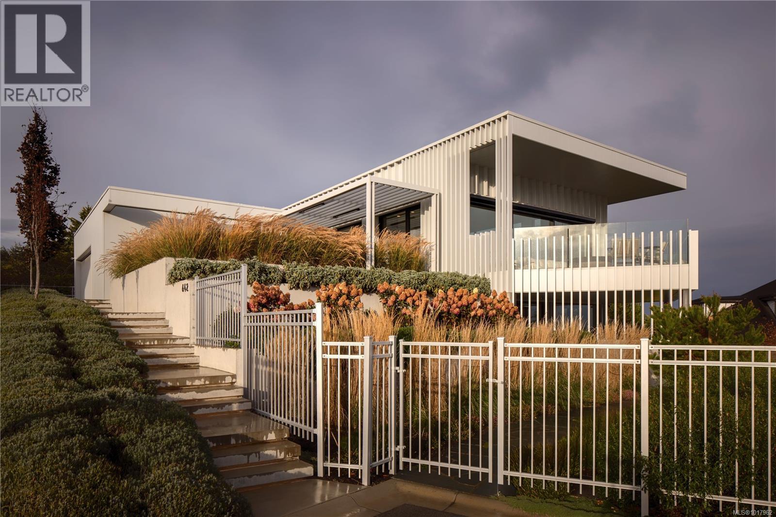  642 Beach Drive, Oak Bay