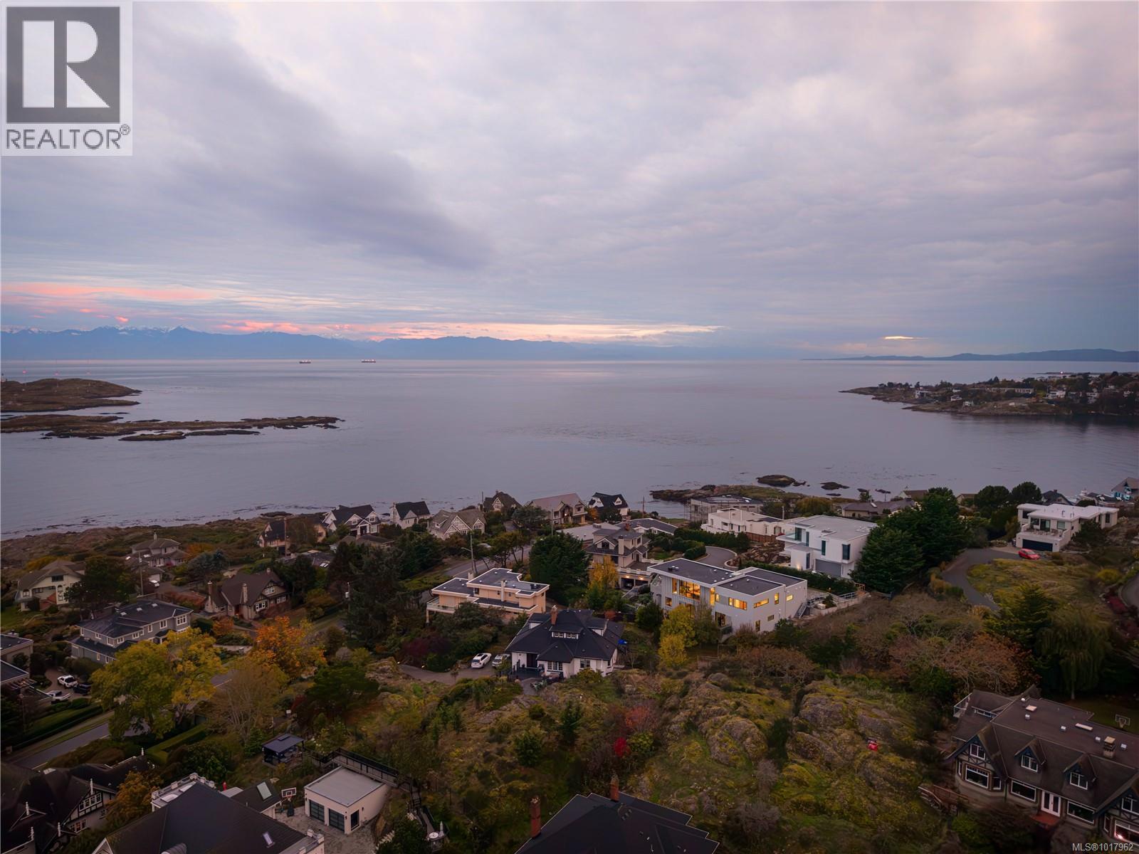  642 Beach Drive, Oak Bay