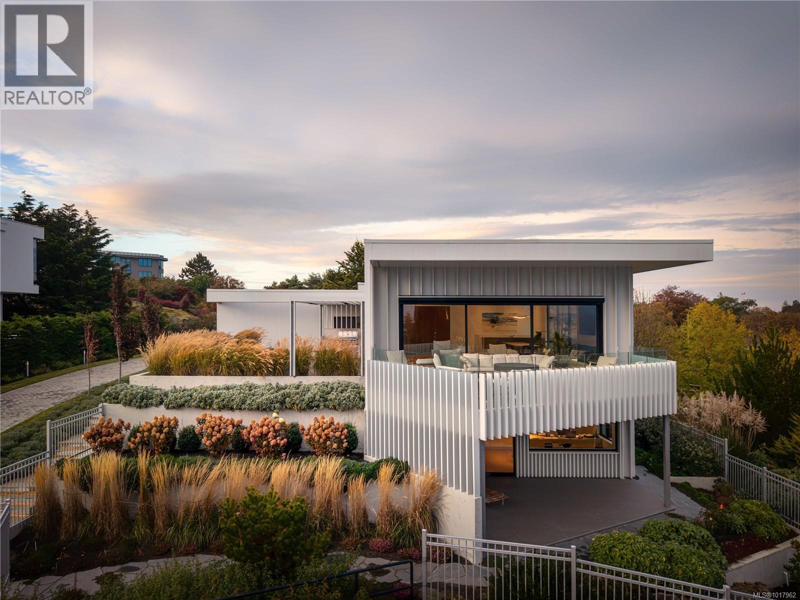  642 Beach Drive, Oak Bay