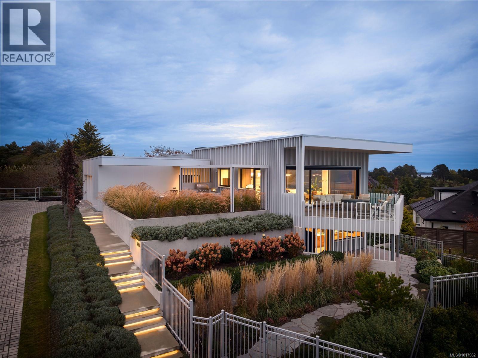  642 Beach Drive, Oak Bay