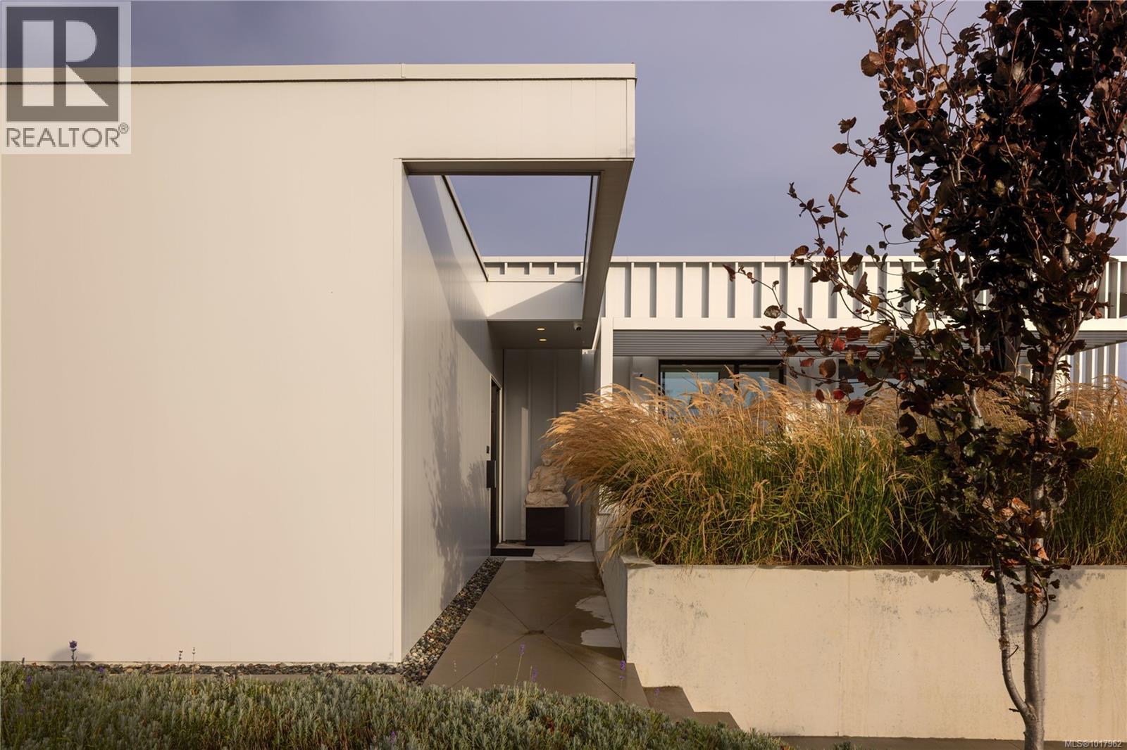  642 Beach Drive, Oak Bay