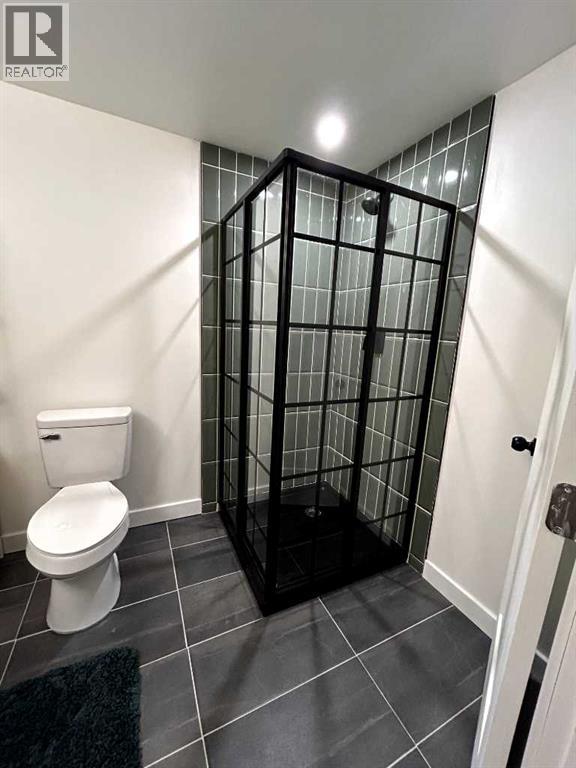Single Family House for Sale in   Avenue NW Bowness Calgary 