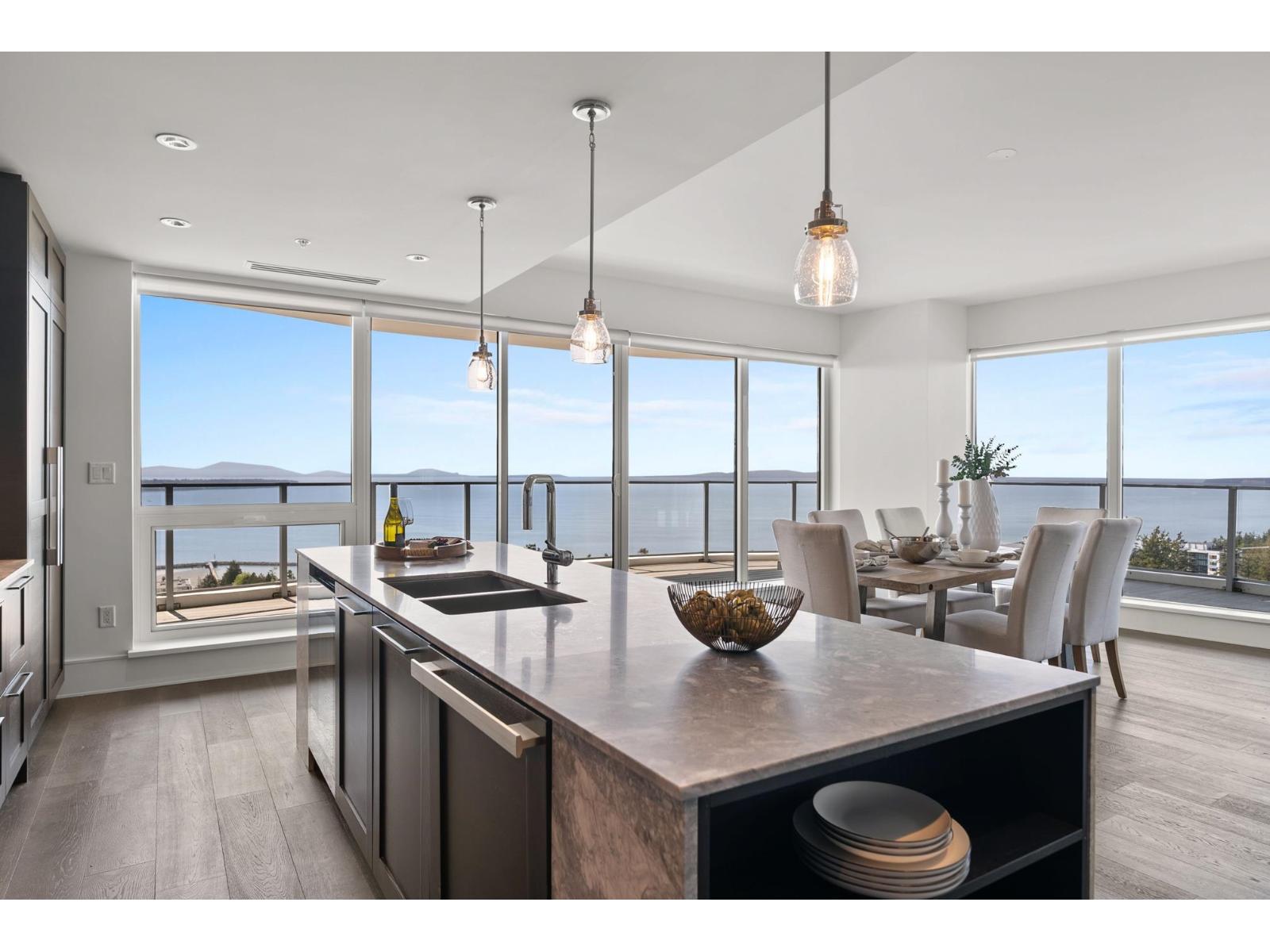 1701 1500 MARTIN STREET, White Rock