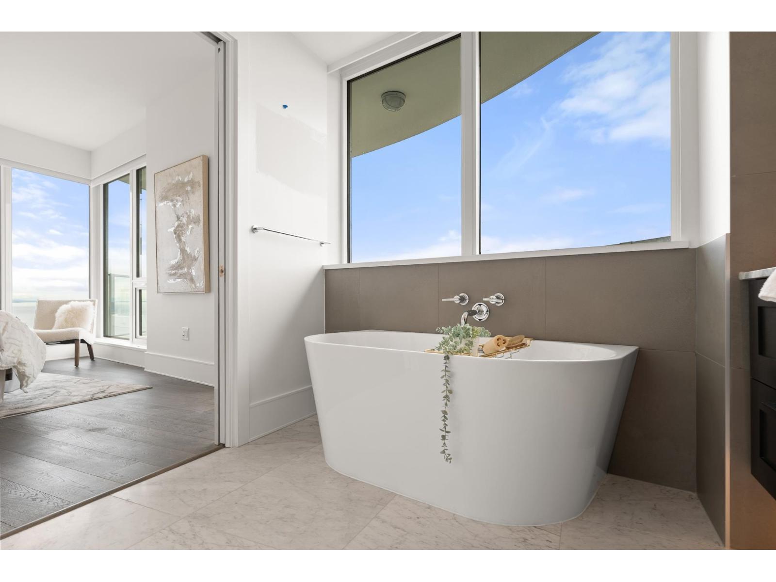 1701 1500 MARTIN STREET, White Rock