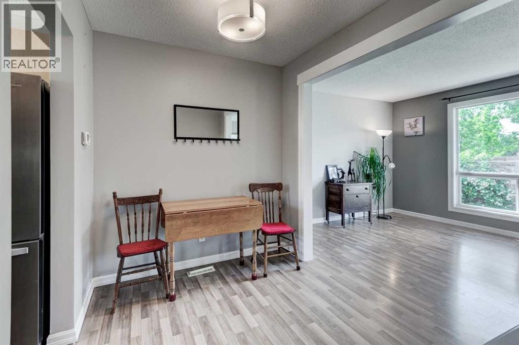 Single Family House for Sale in   Pensacola Crescent SE Penbrooke Meadows Calgary 