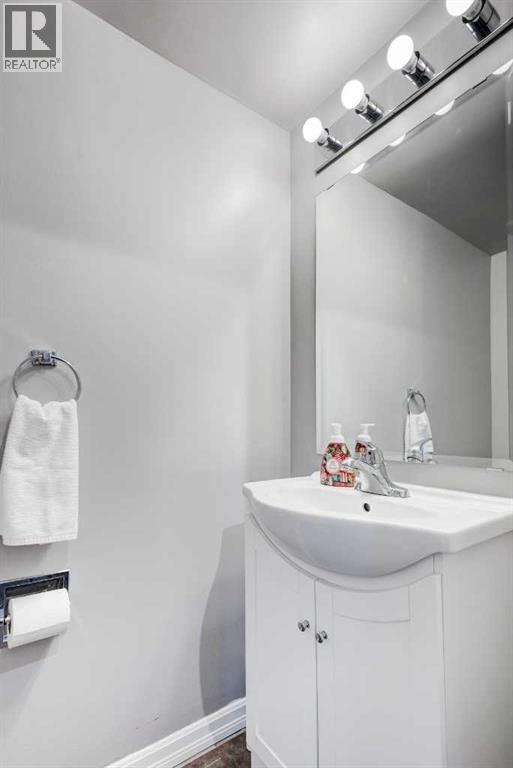 Single Family House for Sale in   Pensacola Crescent SE Penbrooke Meadows Calgary 