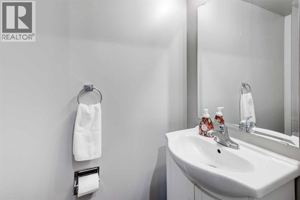 Single Family House for Sale in   Pensacola Crescent SE Penbrooke Meadows Calgary 