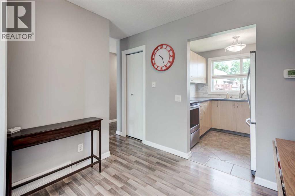 Single Family House for Sale in   Pensacola Crescent SE Penbrooke Meadows Calgary 