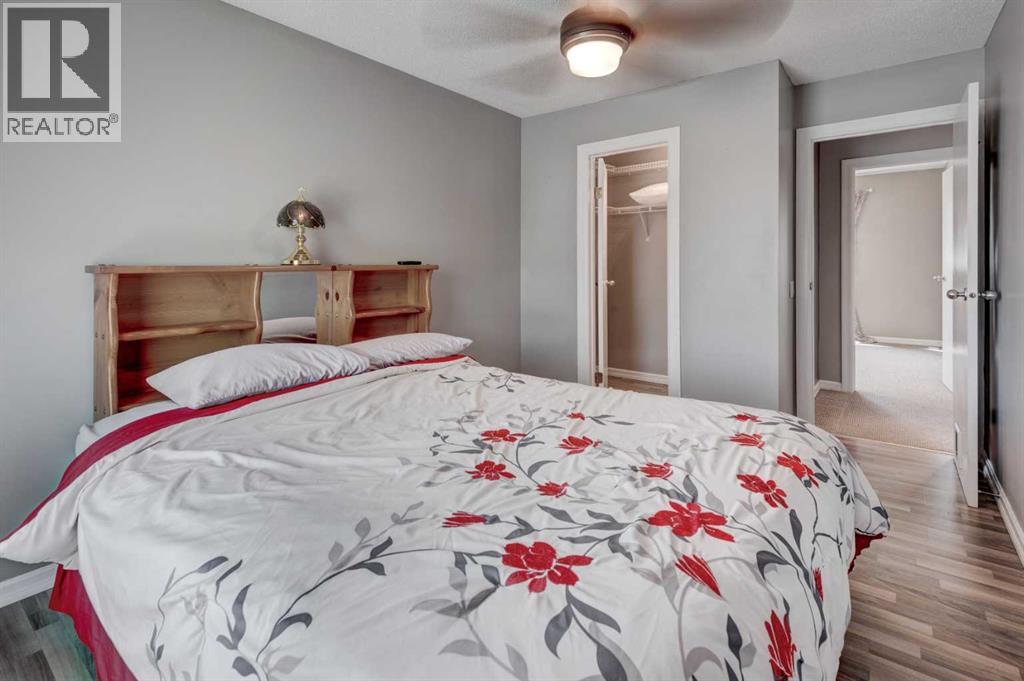 Single Family House for Sale in   Pensacola Crescent SE Penbrooke Meadows Calgary 