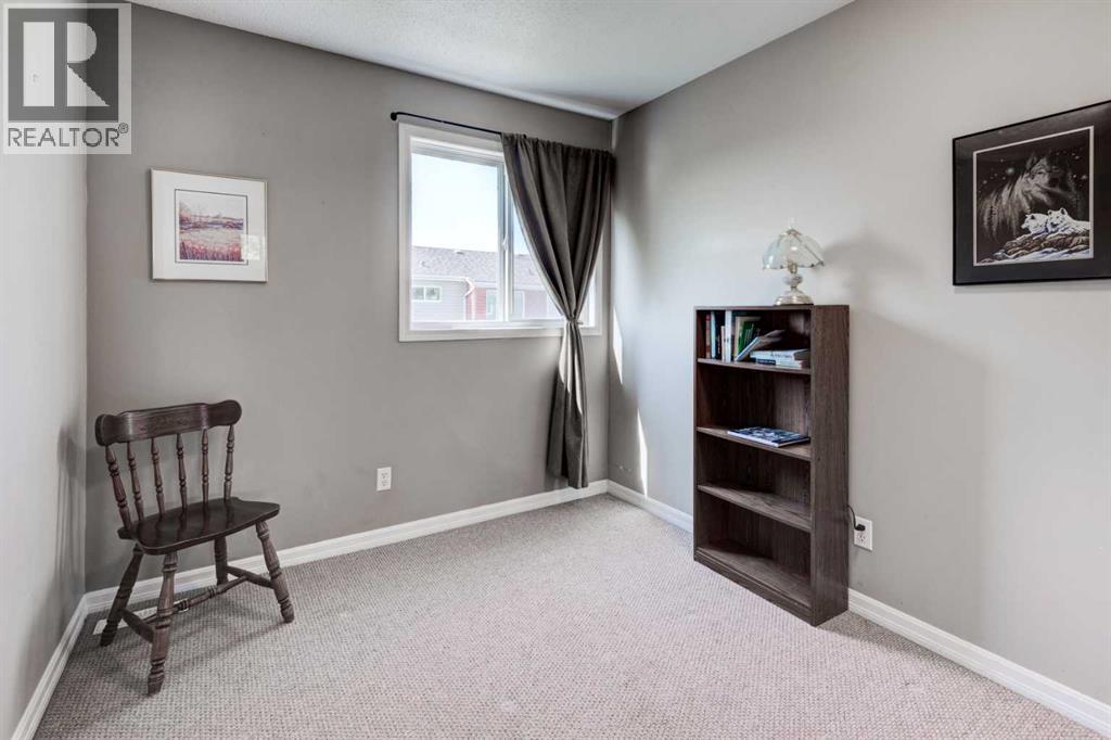 Single Family House for Sale in   Pensacola Crescent SE Penbrooke Meadows Calgary 