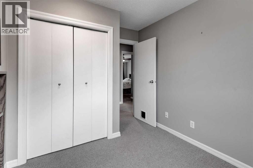 Single Family House for Sale in   Pensacola Crescent SE Penbrooke Meadows Calgary 