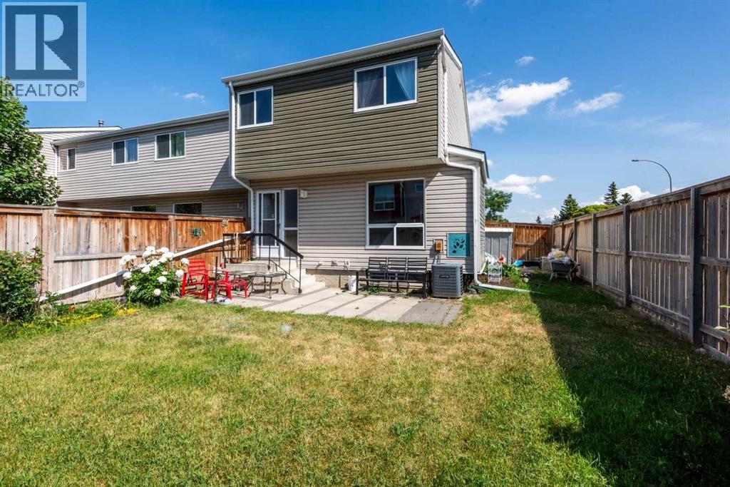 Single Family House for Sale in   Pensacola Crescent SE Penbrooke Meadows Calgary 