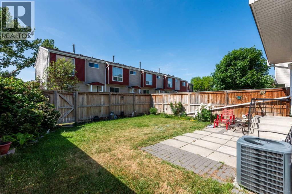 Single Family House for Sale in   Pensacola Crescent SE Penbrooke Meadows Calgary 