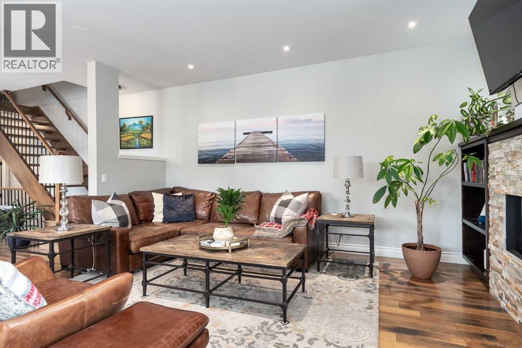 Single Family House for Sale in   Avenue SW Altadore Calgary 